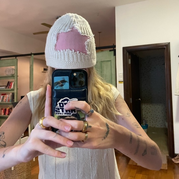 Knitted star cap - Picture 2 of 6